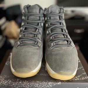 2016 Jordan 11 Pinnacle Grey Suede Mens size 13